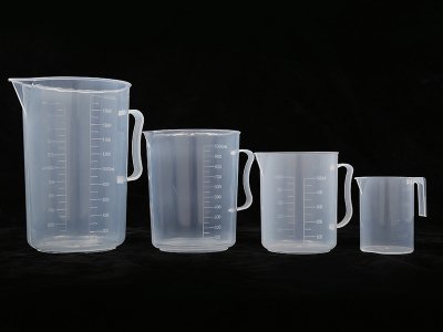 廠家直供塑料量杯實(shí)用級(jí)PP材質(zhì)量杯帶刻度量杯250-2000ml批發(fā)